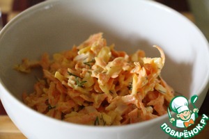 Рецепт Легкий морковный салат с сыром и чесноком