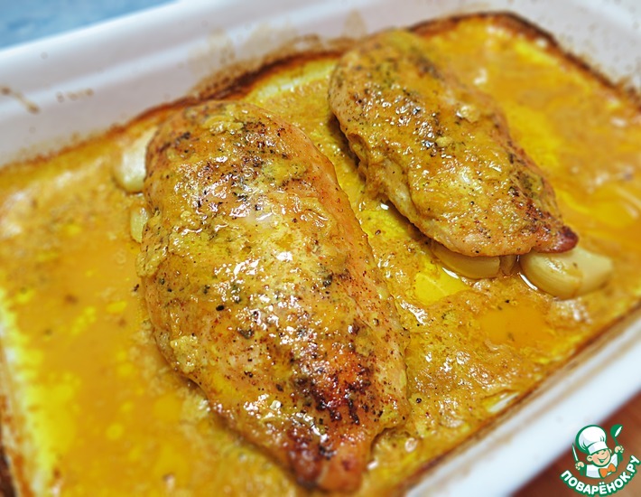 Рецепт: Сочное куриное филе, запеченное в молочном соусе