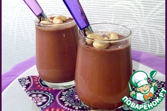 Рецепт: Йогурт шоколадный с орешками