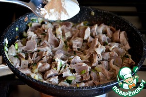 Фрикасе из куриных желудочков Сливки Фрикасе из куриных желудочков Сливки