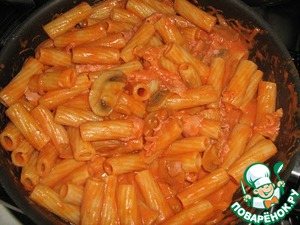 Рецепт Макароны с грибами в томатном соусе (Pasta con funghi e pomodoro)