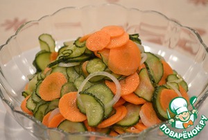 Рецепт Маринованный салат из огурцов и моркови