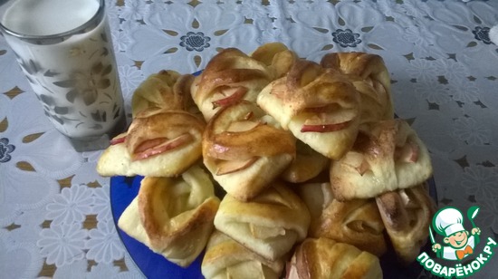 Конвертики с яблоками из творожного теста