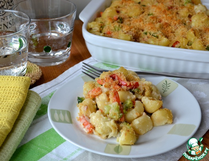 Рецепт: Макароны в духовке с овощами и тунцом