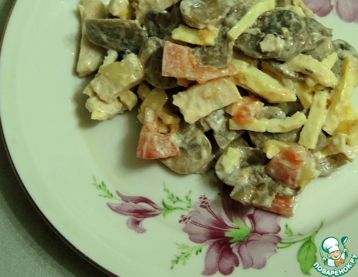 Рецепт: Салат из запечённой курицы, шампиньонов и помидоров