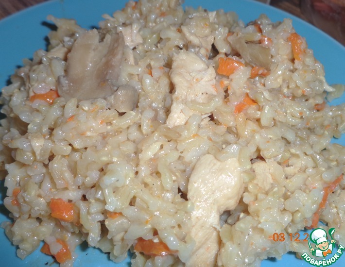 Рецепт: Бурый рис с куриным филе и шампиньонами