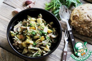 Рецепт Теплый салат из шампиньонов с айвой