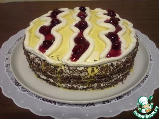 Торт с вишней и яичным ликером.