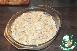 Рецепт Салат с куриным филе, сухариками и ананасами