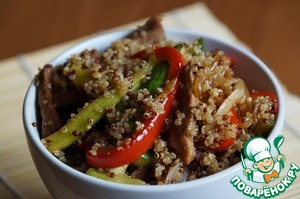 Вок со свининой и киноа: видео-рецепт