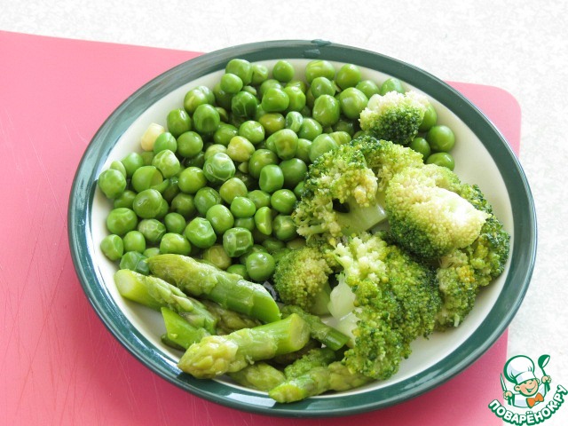 брокколи растение. пюре гербер цукини. овощи и зелень. салат с брокколи и фетой. салат с горошком и овощами.