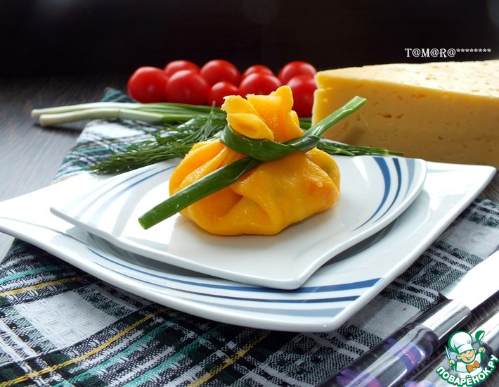 Рецепт: Салат в сырном мешочке Восторг