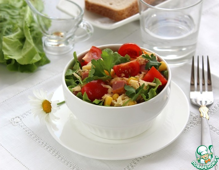 Рецепт: Салат с ветчиной, кукурузой и сыром