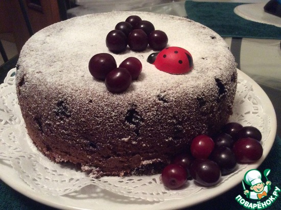 Шоколадный пирог с вишней в мультиварке_фото 4