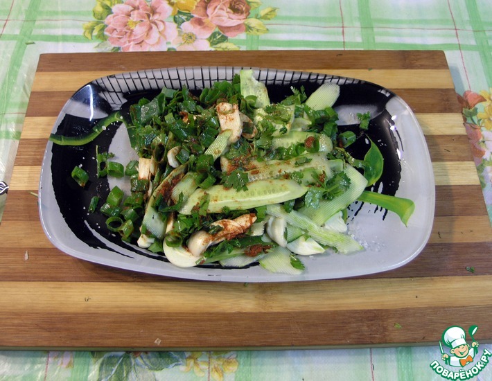 Рецепт: Корейский салат из огурцов и кинзы
