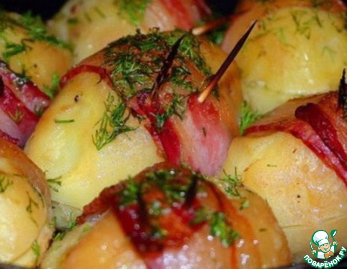 Рецепт: Запеченная картошка с моцареллой, луком и грибами