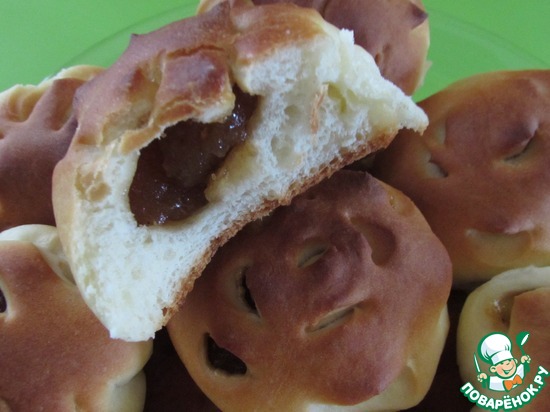 Булочки "Шишки" с ореховой начинкой по рецепту diana1616 https://www.povarenok.ru/recipes/show/82526/