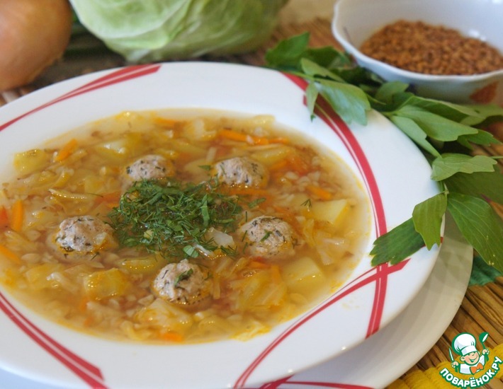 Рецепт: Гречневый суп с капустой и фрикадельками