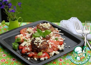Рецепт Кабачковые оладьи с фаршем на помидорном салате