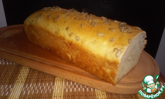 Белый хлеб с араxисом и семенами