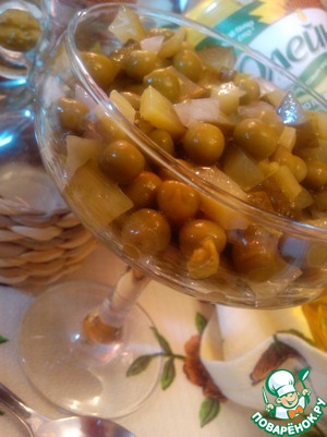 Рецепт Салат из зеленого горошка и маринованных огурчиков