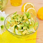 Зелёный салат с лимонной заправкой