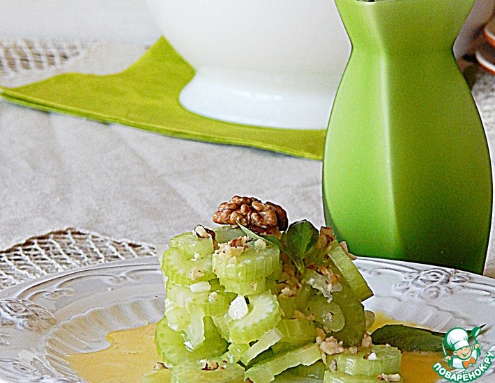 Рецепт: Салат из маринованного сельдерея