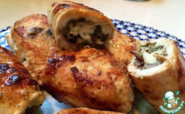 Сочные куриные рулетики "На скорую руку" – кулинарный рецепт