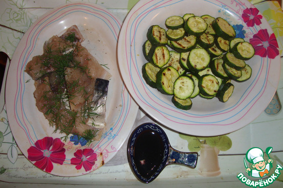 Скумбрия пряного посола и цуккини на гриле