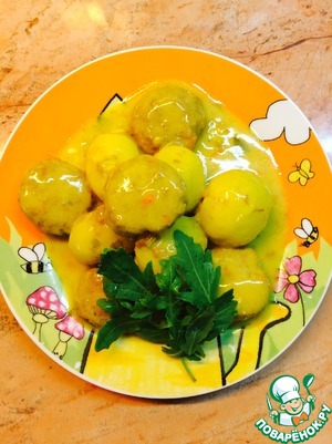 Рецепт Нежные тефтели с молодым картофелем в соусе из сметаны и куркумы
