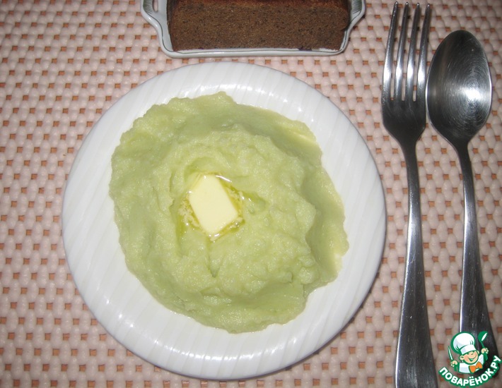 Рецепт: Нежно-зеленое картофельное пюре с луком-пореем