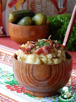 Porridge potato and millet with bacon