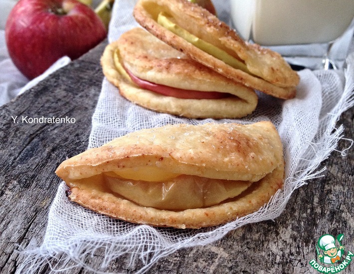 Рецепт: Творожно-песочное печенье с яблоками