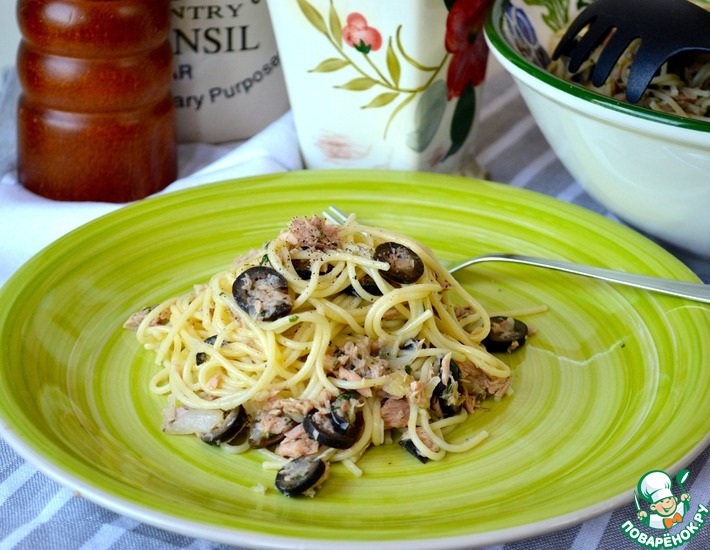 Рецепт: Спагетти с консервированным тунцом