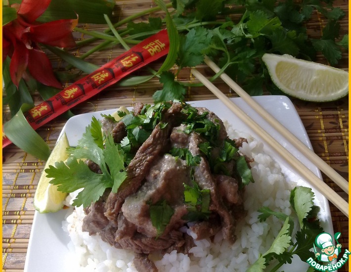 Мясо по тайски с овощами, соевым соусом и болгарским перцем