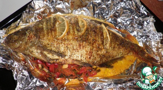 Запеченный карп "Улыбка рыбака"