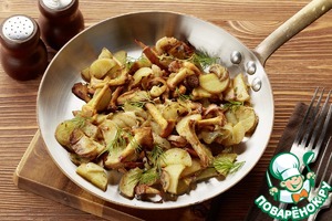 Рецепт Жареный молодой картофель с лисичками, лучком и зеленью