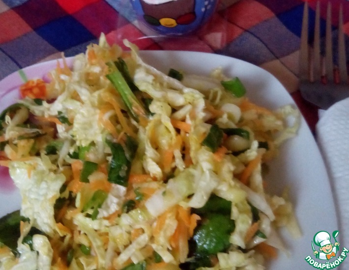 Рецепт: Салат из пекинской капусты с яблоком