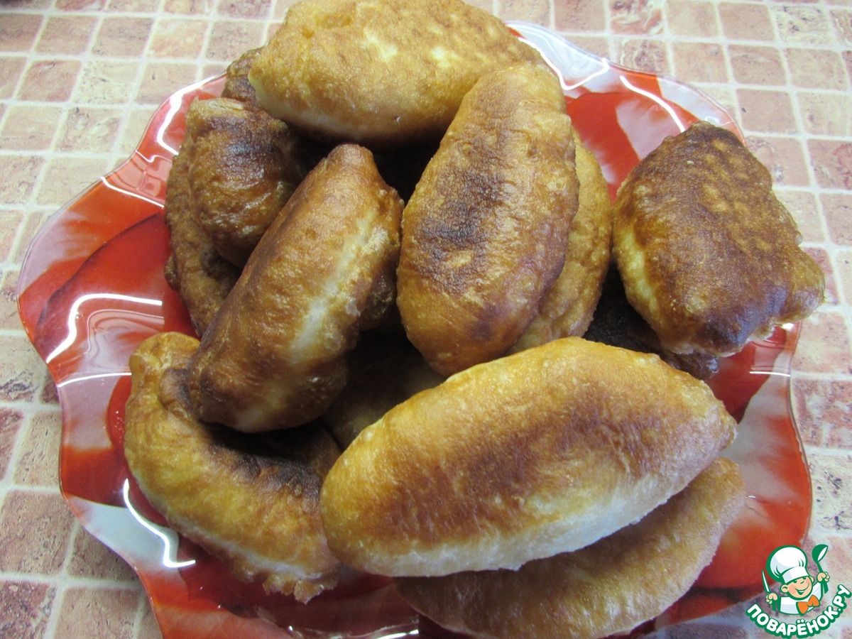 Пирожки на кефире жареные на сковороде. Жареные пирожки «лапоточки». Постные пирожки с картошкой. Постное тесто для жареных пирожков. Картофельные пирожки с капустой название гу.