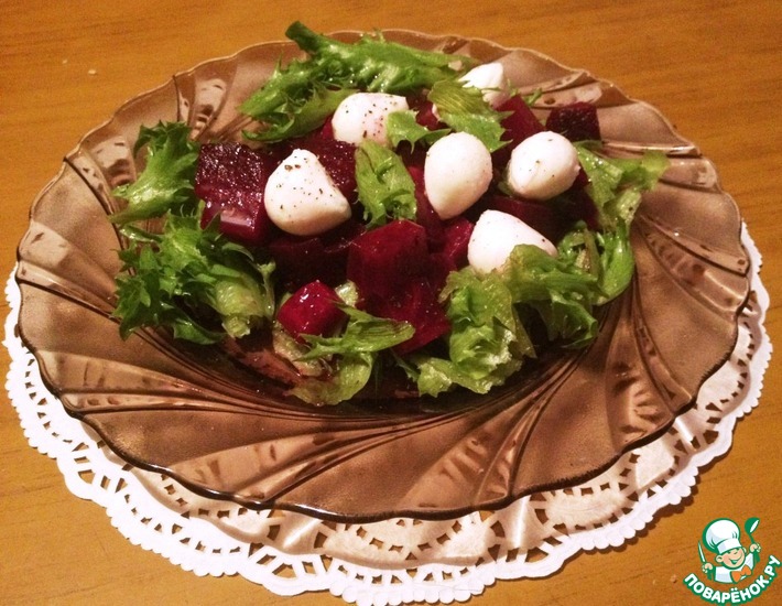 Рецепт: Свекольный салат с моцареллой
