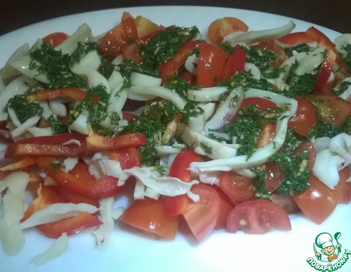 Рецепт: Овощной салат с кальмарами
