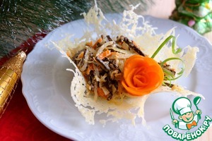 Салат с говяжьей печенью, сыром и маринованным огурцом | Fresh.ru