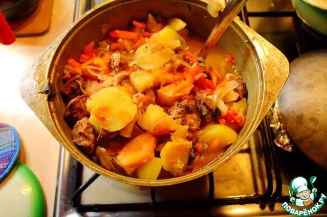 Блюдо басма в казане на костре. Узбекское блюдо дамлама. Узбекское блюдо дамлама. Узбекская кухня домляма. Басма в казане рецепт.