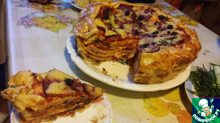 Оригинальный рецепт пикантной пиццы-пирога с лососем