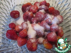 Клубника со сметаной – кулинарный рецепт