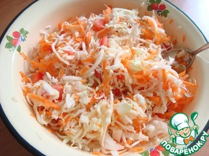Салат с капустой и помидорами - 7 пошаговых фото в рецепте