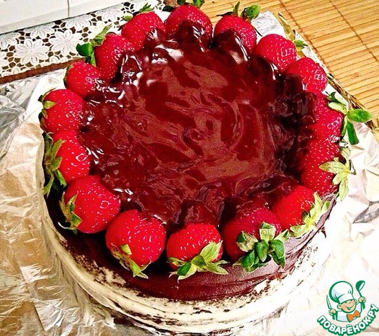 Торт с клубникой