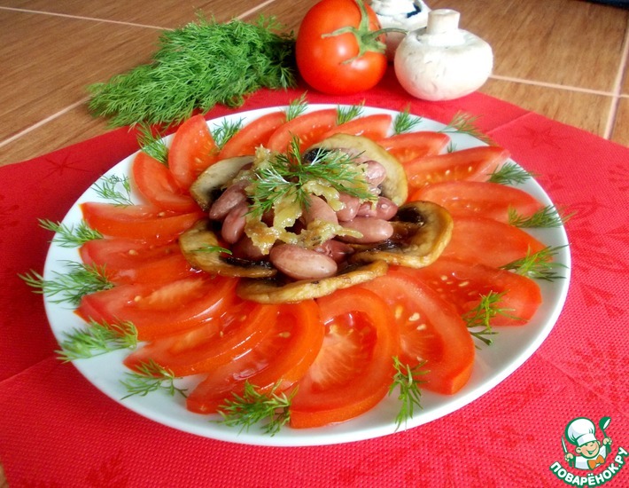 Рецепт: Салат с помидорами и чесночной заправкой