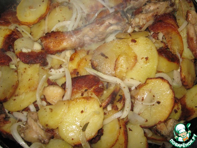 Жаркое курица с картошкой на сковороде