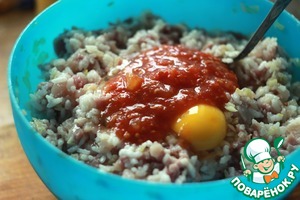 Ежики в сметанном соусе в духовке. Рецепт с грибами, сырым рисом, томатной пастой, макаронами, морковкой. Фото пошагово